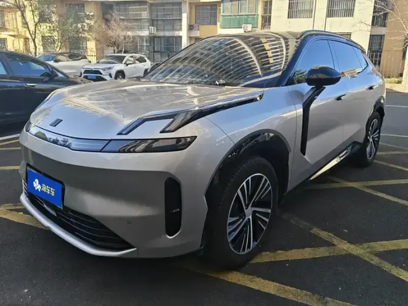 2023 Lynk & Co 08 с пробегом 67 000 км