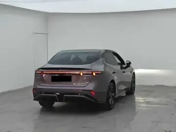 2026 Lynk & Co 07 с пробегом 5 000 км