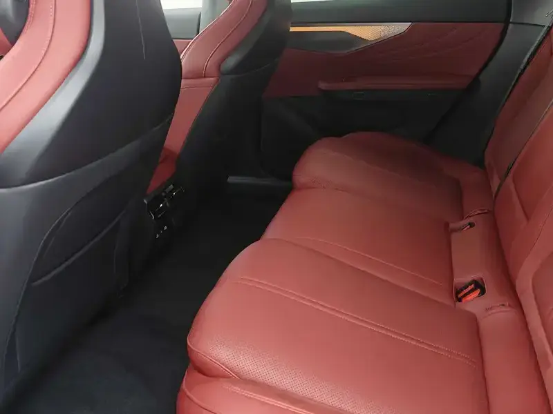 2026 Lynk & Co 07 с пробегом 5 000 км