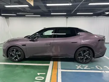 2026 Lynk & Co 07 с пробегом 9 000 км
