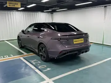 2026 Lynk & Co 07 с пробегом 9 000 км