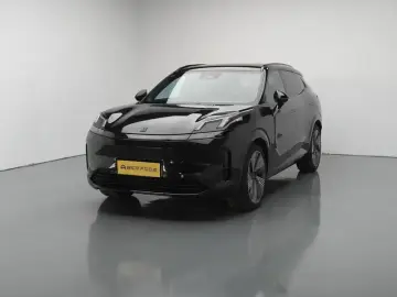 Lynk & Co 08