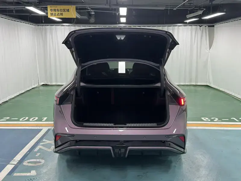 2026 Lynk & Co 07 с пробегом 9 000 км