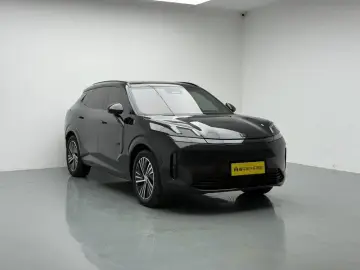 2025 Lynk & Co 08 с пробегом 19 200 км