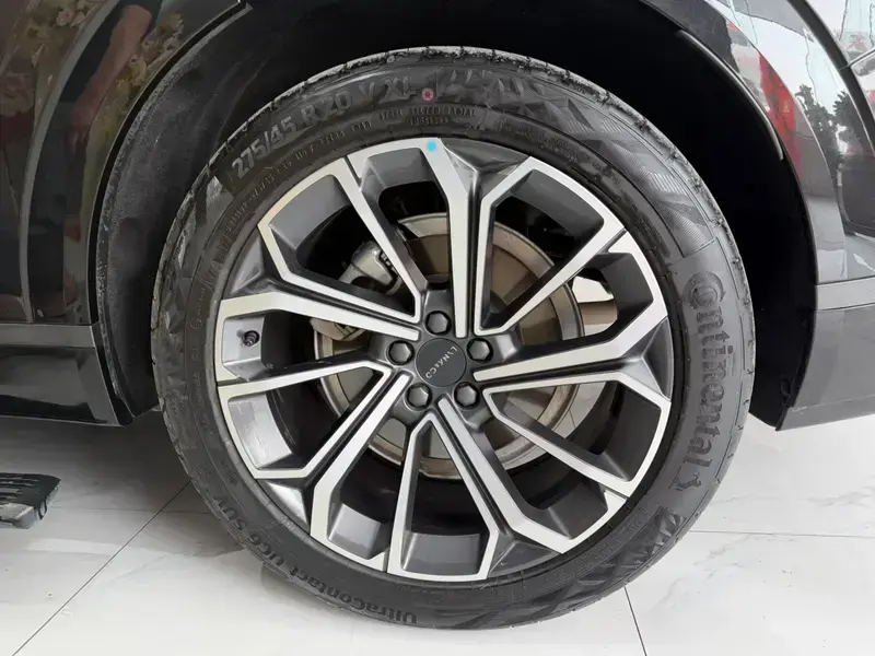 2024 Lynk & Co 09 с пробегом 28 000 км