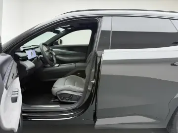 2025 Lynk & Co 08 с пробегом 19 200 км