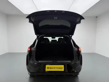 2025 Lynk & Co 08 с пробегом 19 200 км