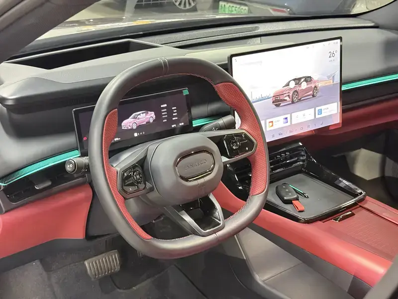 2026 Lynk & Co 07 с пробегом 6 400 км