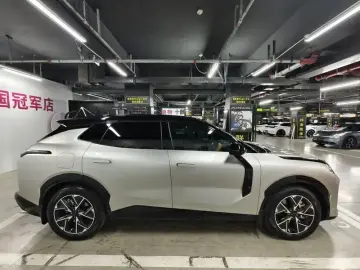 2026 Lynk & Co 08 с пробегом 8 300 км
