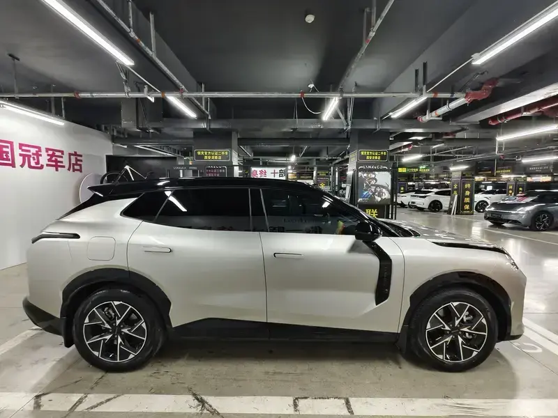 2026 Lynk & Co 08 с пробегом 8 300 км
