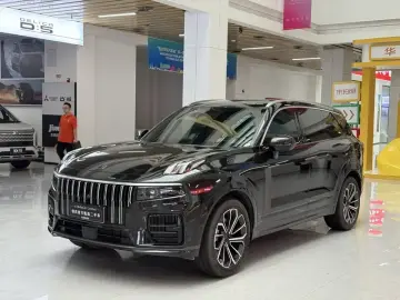 Lynk & Co 09