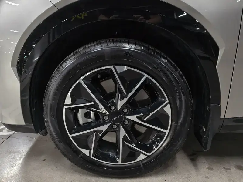 2026 Lynk & Co 08 с пробегом 8 300 км