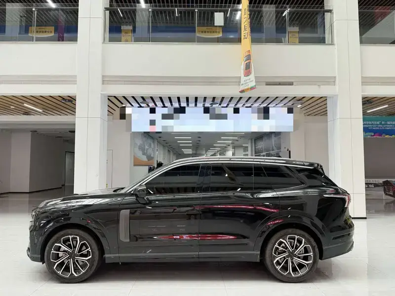 2024 Lynk & Co 09 с пробегом 24 000 км