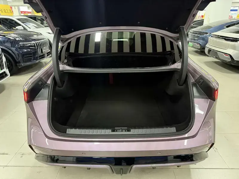 2026 Lynk & Co 07 с пробегом 6 400 км