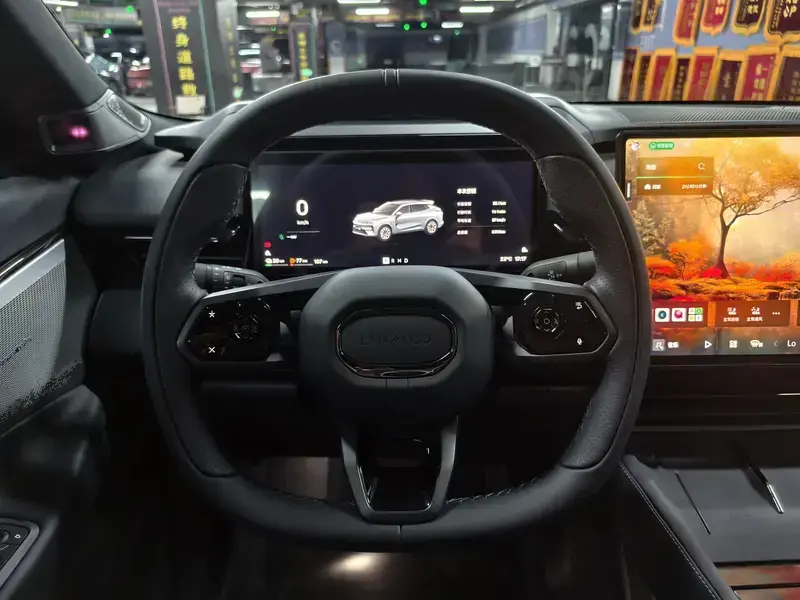 2026 Lynk & Co 08 с пробегом 8 300 км