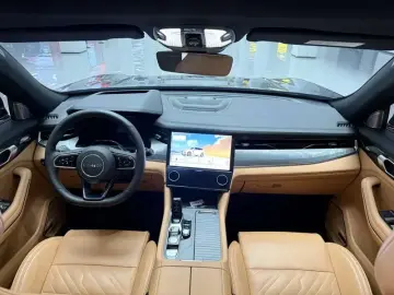 2024 Lynk & Co 09 с пробегом 24 000 км