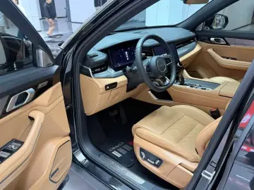 2024 Lynk & Co 09 с пробегом 24 000 км