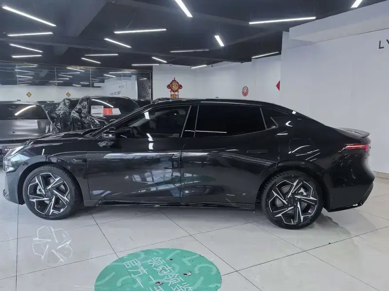 2026 Lynk & Co 07 с пробегом 3 000 км