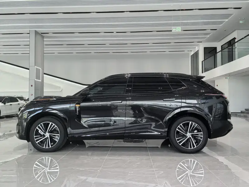 2023 Lynk & Co 08 с пробегом 21 000 км