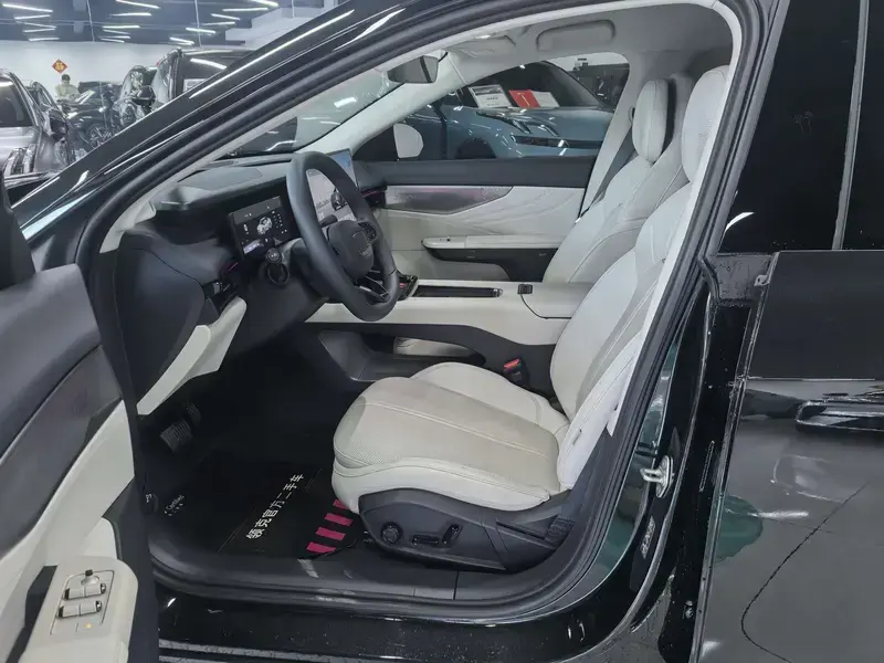 2026 Lynk & Co 07 с пробегом 3 000 км