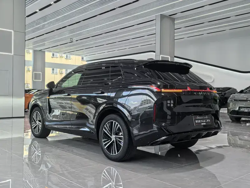 2023 Lynk & Co 08 с пробегом 21 000 км