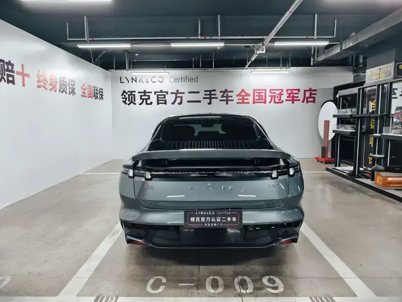 2024 Lynk & Co Z10 с пробегом 5 200 км
