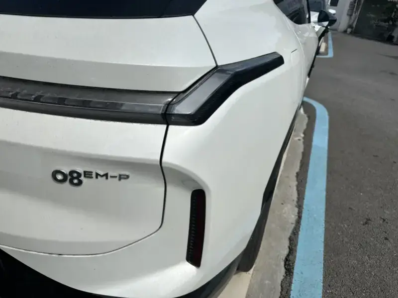 2026 Lynk & Co 08 с пробегом 8 000 км
