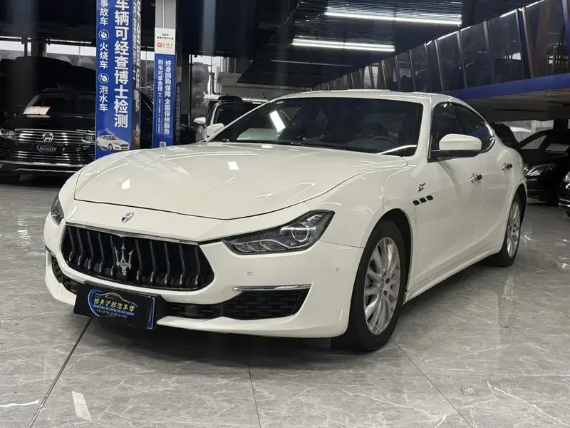 2022 Maserati Ghibli с пробегом 90 000 км