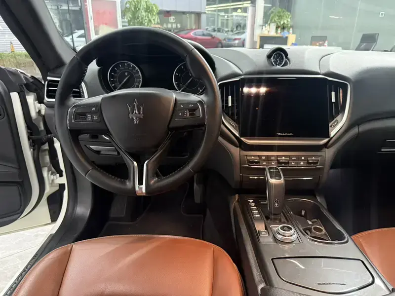 2022 Maserati Ghibli с пробегом 90 000 км