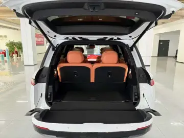 2025 Lynk & Co 900 с пробегом 9 600 км