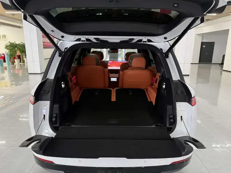 2025 Lynk & Co 900 с пробегом 9 600 км