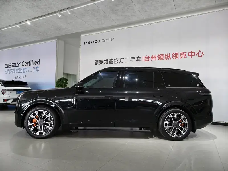 2025 Lynk & Co 900 с пробегом 11 300 км