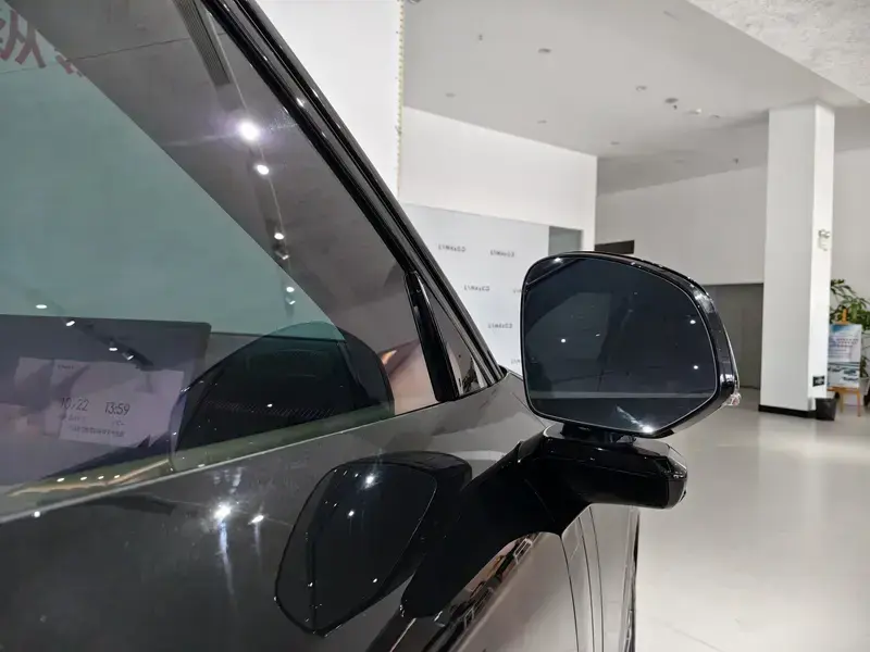 2025 Lynk & Co 900 с пробегом 11 300 км