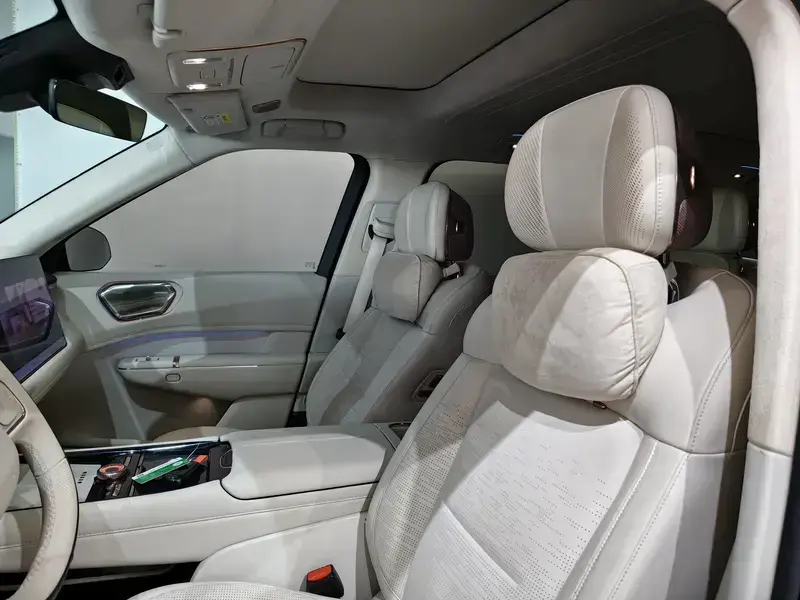 2025 Lynk & Co 900 с пробегом 11 300 км
