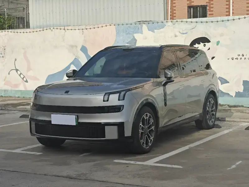 2025 Lynk & Co 900 с пробегом 14 000 км