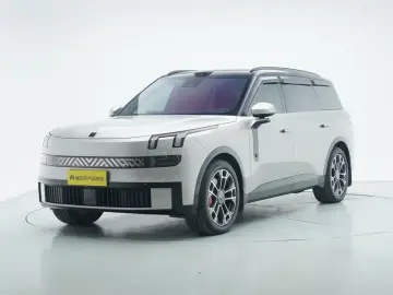 2025 Lynk & Co 900 с пробегом 30 300 км