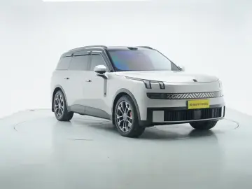 2025 Lynk & Co 900 с пробегом 30 300 км