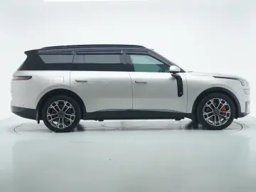 2025 Lynk & Co 900 с пробегом 30 300 км