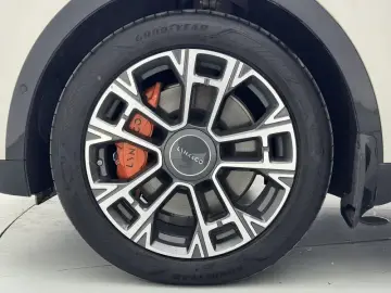 2025 Lynk & Co 900 с пробегом 30 300 км