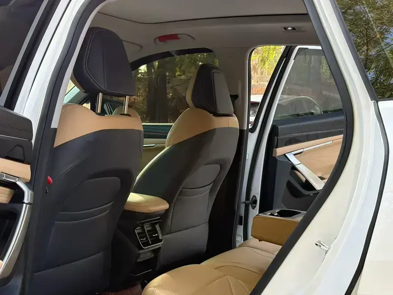 2024 Geely Boyue L с пробегом 40 000 км