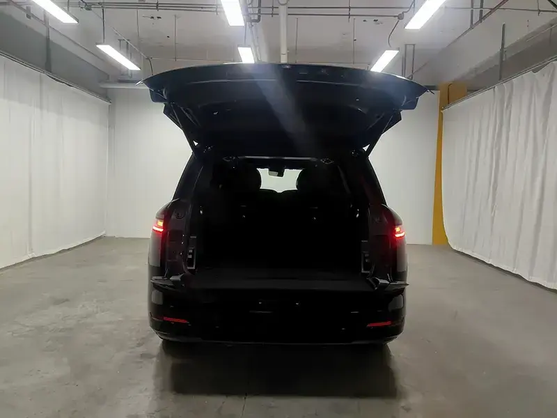 2025 Lynk & Co 900 с пробегом 41 900 км