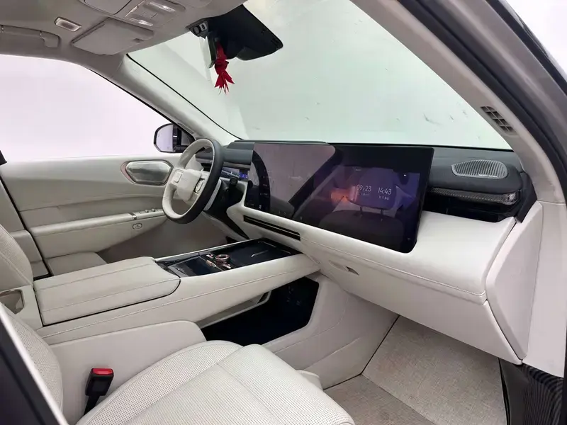 2025 Lynk & Co 900 с пробегом 22 600 км