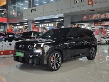 2025 Lynk & Co 900 с пробегом 25 700 км