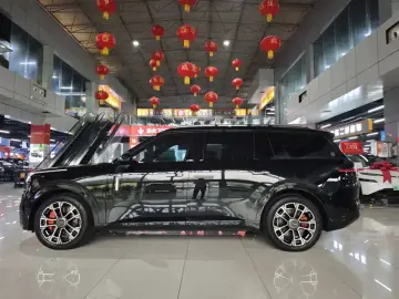 2025 Lynk & Co 900 с пробегом 25 700 км
