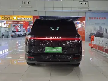 2025 Lynk & Co 900 с пробегом 25 700 км