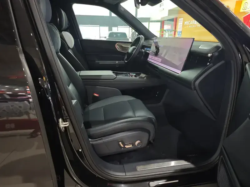 2025 Lynk & Co 900 с пробегом 25 700 км