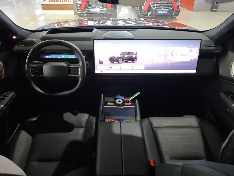 2025 Lynk & Co 900 с пробегом 25 700 км