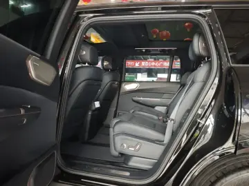 2025 Lynk & Co 900 с пробегом 25 700 км
