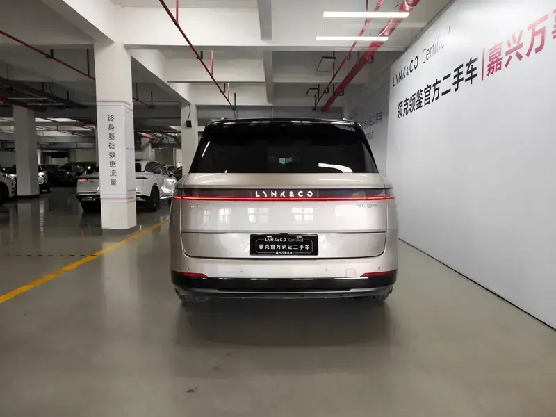 2025 Lynk & Co 900 с пробегом 28 000 км