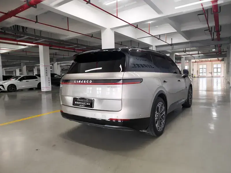 2025 Lynk & Co 900 с пробегом 28 000 км